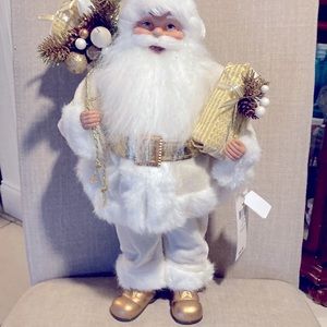 Holiday Ln., Christmas Santa Claus figurine